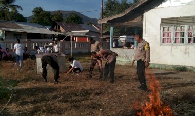 Kapolsek-Waigete-Dan-Anggota-Pospol-Talibura-mengikuti-Kegiatan-Bakti-Sosial-Dalam-Rangka-HUT--IBI-Ke-73