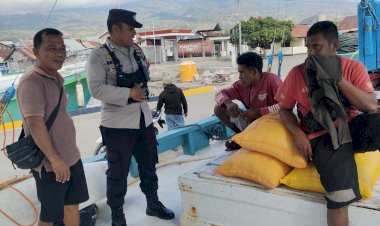 Patroli-Dialogis-Piket-Pospol-KPPP-Laut--Polsek-Alok-Di-Area-Pelabuhan-Rakyat-Wuring-dan-Pelabuhan-Lorentius-Say-Maumere