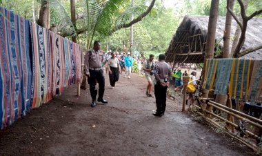 Pengawalan-Wisatawan-Mancanegara-oleh-Satuan-Lalu-Lintas-Polres-Sikka