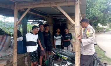 Patroli-Bhabinkamtibmas-Desa-Gera-untuk-Menjaga-Kamtibmas-di-Kecamatan-Mego,-Kabupaten-Sikka