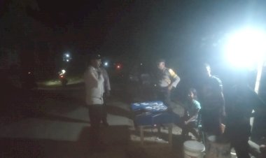 Polsek-Lela-Gelar-Patroli-Malam:-Jaga-Keamanan-dan-Ketertiban-di-Desa-Lela