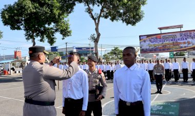 Kapolres-Sikka-Pimpin-Upacara-Pembukaan-Pelatihan-Gada-Pratama-Satpam-Gelombang-VII-Tahun-2024-di-Polres-Sikka