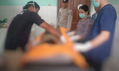 POLRES-SIKKA-TANGANI-PENEMUAN-MAYAT--(GANTUNG-DIRI)-Di-KEL.-KOTA-UNENG-KEC.-ALOK-KAB.SIKKA