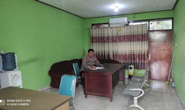 Personil-KP3-Udara--Laksanakan-PAM-Bandara-Frans-Seda-Maumere-dan-Memberikan-informasi-Update-Terkini-Penerbangan.