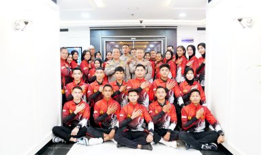 Lepas-Kontingen-Taekwondo-Polri-ke-Malaysia-dan-Thailand,-As-SDM-Kapolri-Motivasi-Atlet-Dengan-Beasiswa-Pendidikan