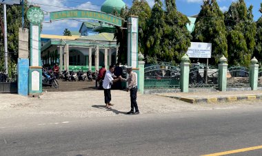Sat-Lantas-Laksanakan--Kegiatan-Patroli-Dan-Pengaturan-Arus-Lalu-Lintas-di-Masjid