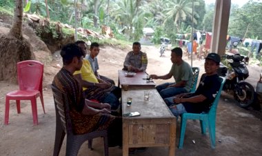 Kegiatan-Sambang-oleh-Bhabinkamtibmas-Desa-Gera-untuk-Meningkatkan-Keamanan-dan-Ketertiban-Masyarakat