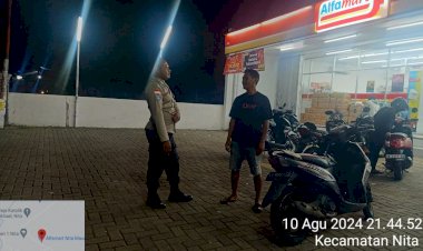 Polsek-Nita-Gelar-Patroli-Rutin,-Pastikan-Kamtibmas-Aman-dan-Kondusif-di-Wilayah-Sikka