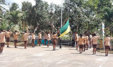 KAPOSPOL-KOTING-POLSEK-NELLE-LAKSANAKAN-GLADI-PENGIBARAN-&-PENURUNAN-BENDERA-MERAH-PUTIH