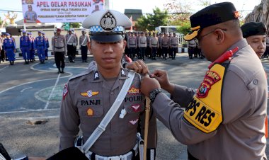 Kapolres-Sikka-Pimpin-Apel-Gelar-Pasukan-Operasi-Mantap-Praja-Turangga-2024