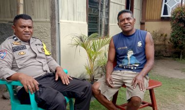 Bhabinkamtibmas-Desa--Lela-Lakukan-Patroli-Sambang-:-Perkuat-Komunikasi-dan-Pantau-Kamtibmas