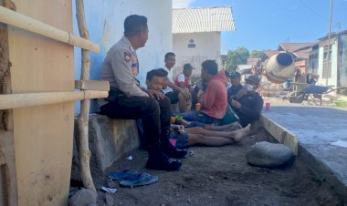 PATROLI-DIALOGIS-MENJELANG-PEMILUKADA-SERENTAK-OLEH-PIKET-JAGA-REGU-III-POLSEK-WAIGETE---POLRES-SIKKA