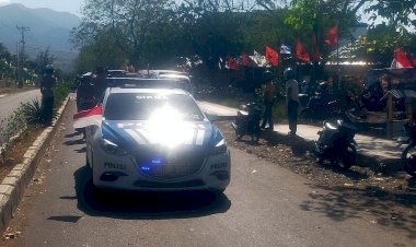 Deklarasi-Paket-ROMANTIS:-Fransiskus-Roberto-Diogo-Idong-dan-Martinus-Wodon-Siap-Bertarung-di-Pilkada-Sikka-2024-:-Polres-Sikka-dan-Jajaran-Perketat-Pengamanan