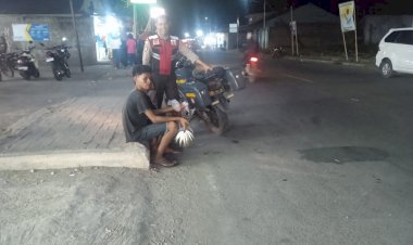 MENJAGA-KAMTIBMAS-POLSEK-KEWAPANTE-LAKSANAKAN-PATROLI-RUTIN-DAN-SAMBANG-WARGA