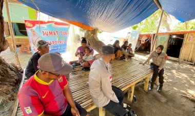 SAT-BINMAS-POLRES-SIKKA-LAKSANAKAN-KEGIATAN-JUMAT-CURHAT