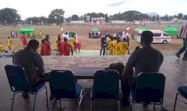 PERSONIL-POLRES-SIKKA-LAKSANAKAN-PENGAMANAN-TURNAMEN-SEPAK-BOLA-DANLANAL-CUP-1-TAHUN-2024