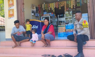 Bhabinkamtibmas-Polsek-Lela,-Bripka-Longginus-Manu-melakukan-giat-Sambang-guna-pemetaan-TPS,-Dusun-Ragaregong,-Desa-Du,--Kec.-Lela,--Kab.-Sikka.