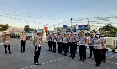 Personil-Sat-Lantas-Laksanakan-Pengaturan-Lalu-Lintas-(-Strong-Point-Pagi)-dan-Penertiban-Kendaraan-Bermotor