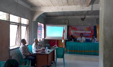 BHABINKAMTIBMAS-POLSEK-BOLA-HADIRI-KEGIATAN-MUSYAWARAH-DESA-PERENCAANAAN-TAHUN-ANGGARAN-2025-DESA-HOKOR