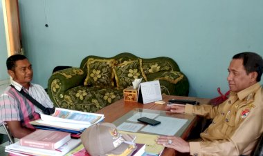 KEGIATAN-COLLING-SYSTEM-DAN--PENGGALANGAN-DENGAN-CAMAT-LELA-SELAKU-TOKOH-PEMERINTAHAN-DI-KECAMATAN-LELA,-TERKAIT-HIMBAUAN-DALAM-RANGKA-MENDUKUNG-PILKADA-DAMAI-2024-DI-WILAYAH-KAB.-SIKKA