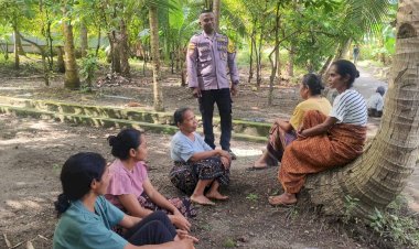 Bhabinkamtibmas-Desa-Du-Gelar-Patroli-Dialogis-Jelang-Pilkada-di-Kabupaten-Sikka