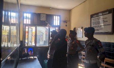 Piket-Pawas-Lakukan-Pengecekan-:-Pastikan-Tahanan-dalam-Kondisi-Aman-dan-Sehat