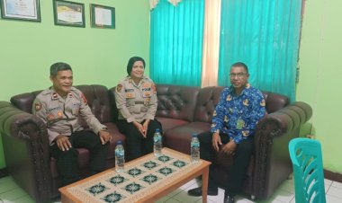 Kapolsek-Alok-IPTU-Maria-Lusia-Lero-Jalin-Sinergi-dengan-Camat-Alok-Timur-dalam-Kunjungan-Perdana