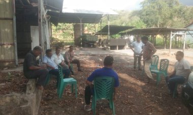 Kapolsek-Waigete-Dampingi-Kegiatan-Pendataan-Akhir-Rumah-di-Lokasi-HGU-Pati-Ahu-–-Nangahale