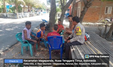 Bhabinkamtibmas-Desa-Magepanda-Berikan-Pesan-Kamtibmas-Jelang-Pilkada