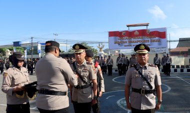 Upacara-Serah-Terima-Jabatan-Wakapolres-Sikka-Berlangsung-Khidmat