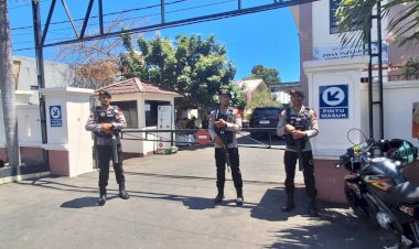 Aksi-Spontan-Pemerhati-HAM-Sikka:-Desak-Penahanan-Terdakwa-TPPO-Yuvinus-Solo-alias-Joker