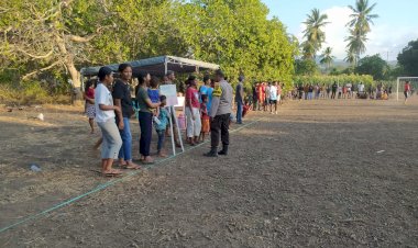 Bhabinkamtibmas-Adakan-Giat-Patroli-Dialogis-Bersama-Masyarakat-Desa-Watukobu