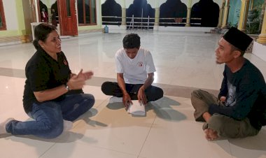 Pengurus-Masjid-An-Nur-Terapung-Wuring-Klarifikasi-dengan-Ketua-Bawaslu-Sikka-Terkait-Isu-Pembagian-Uang