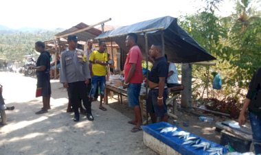 Polsek-Bola-Gelar-Patroli-dan-Penertiban-Pasar-di-Kec.-Bola,-Sikka