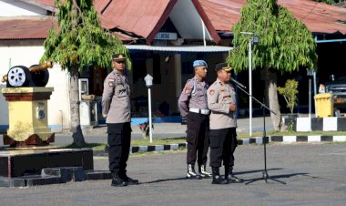 Polres-Sikka-Gelar-Apel-Pagi,-Wakapolres-Tekankan-Pentingnya-Disiplin-dan-Kerapihan-Seragam-Dinas