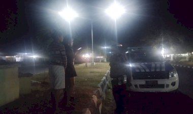 Kegiatan-Patroli-Lampu-Biru-Oleh-Personil-Sat-Lantas-Polres-Sikka-di-Wilayah-Hukum-Polres-Sikka