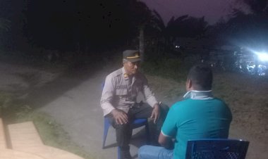 Penggalangan-Tokoh-Pemuda-Desa-Lela-oleh-Kapolsek-Lela-untuk-Dukung-Pilkada-Damai-2024-di-Kabupaten-Sikka