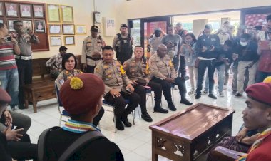 Pengamanan-Unjuk-Rasa-PMKRI-di-Polres-Sikka:-Desak-Penahanan-Oknum-Polisi-Pelaku-Laka-Lantas