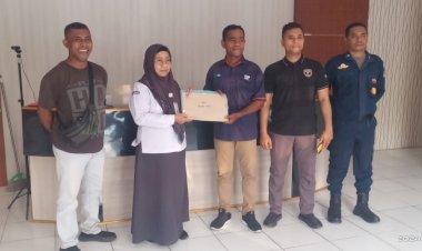 MONITORING-KEDATANGAN-LOGISTIK-PILKADA-DI-KANTOR-KPU-KAB.-SIKKA