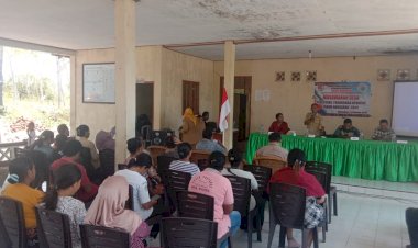 BHABINKAMTIBMAS-POLSEK-KEWANTE-MENGIKUTI-MUSYAWARAH-PENETAPAN-PERUBAHAN-APBEDES-DESA-WAIRA