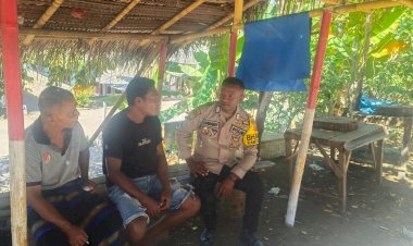 Gelar-Patroli-Dialogis,-Bhabinkamtibmas-Ajak-Warga-Desa-Du-Bersama-Jaga-Kamtibmas-Menjelang-Pilkada