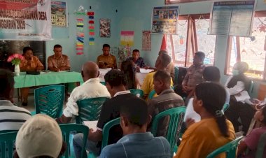 Bhabinkamtibmas-Desa-Kotandelu-Laksanakan-Giat-Musyawarah-Bersama-Warga-Desa