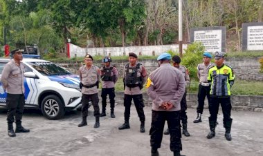 Personil-Polres-Sikka-Melaksanakan-Pengamanan-Kampanye-Calon-Bupati-Dan-Calon-wakil-Bupati-Sikka