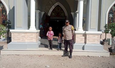 Personil-Polsubsektor-Mego-Melaksanakan-Pengamanan-Ibadah-di-Gereja-untuk-Menjaga-Keamanan-dan-Ketertiban