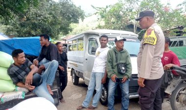 PERSONIL-POSUBSEKTOR-MEGO,POLSEK-PAGA-POLRES-SIKKA-LAKSANAKAN-PATROLI-DI-AREAL-PASAR-LEKEBAI,-KEC.-MEGO,-KAB.SIKKA