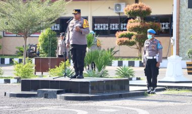 Polres-Sikka-Gelar-Apel-Pagi-dan-Jam-Pimpinan,-Kapolres-Tekankan-Kewaspadaan-Pilkada-dan-Antisipasi-Dampak-Abu-Vulkanik