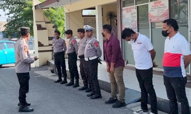 KANIT-III-SPKT-POLRES-SIKKA--LAKSANAKAN-APEL-SERAH-TERIMA-DAN-PENGECEKAN-PERSONIL-PIKET-SPKT-POLRES-SIKKA