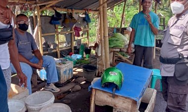 KEGIATAN-PATROLI-OLEH-ANGGOTA-BHABINKAMTIBMAS-DESA-WAIRBLELER.