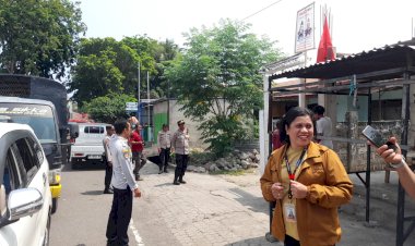 Bawaslu-Sikka-Bersama-Instansi-Terkait-Tertibkan-87-Alat-Peraga-Kampanye