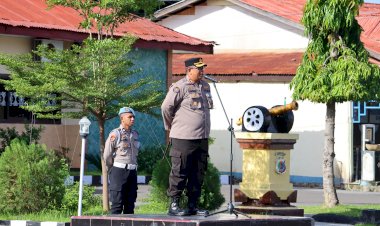 Kapolres-Sikka-Pimpin-Apel-Jam-Pimpinan,-Tekankan-Profesionalisme-dan-Etika-Anggota-Polri